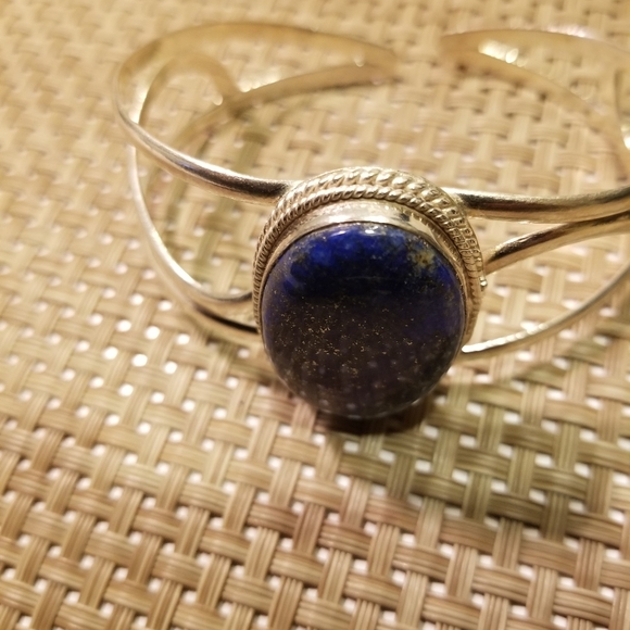 CLASSY BRACELET NWOT - Picture 5 of 10